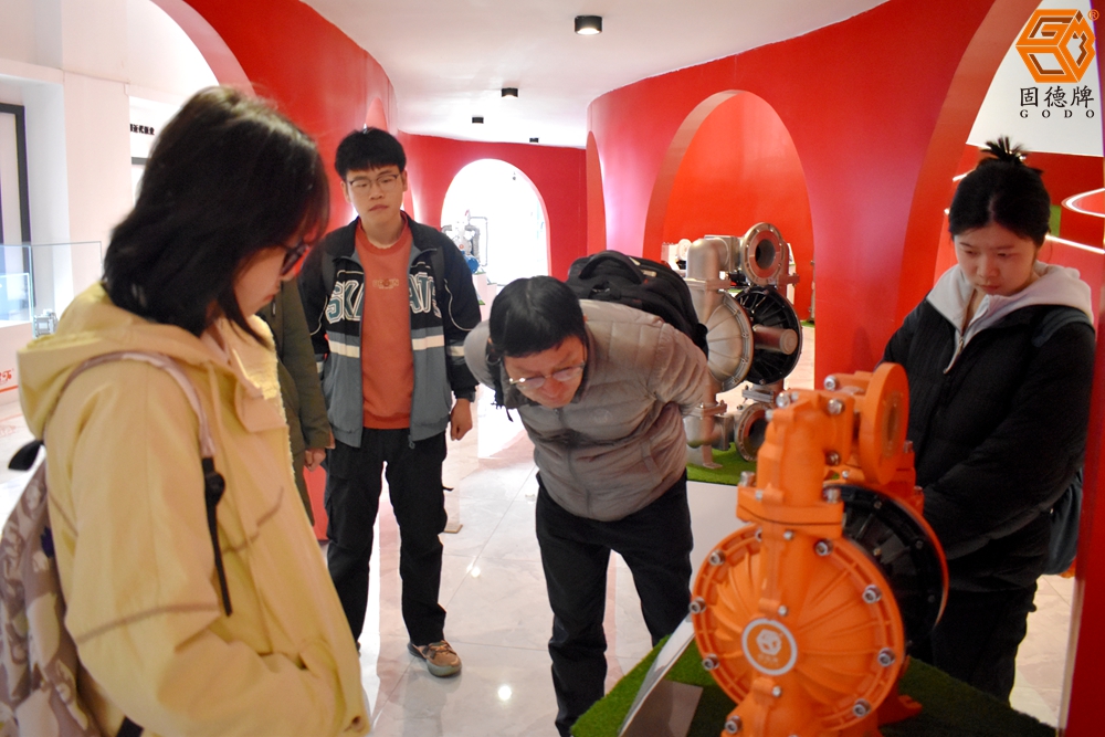 DSC_0019.JPG DSC_0019.JPG