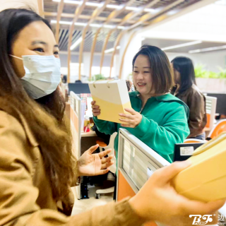 今天，是她的節(jié)日