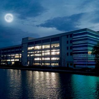 中秋圓月映長空，美好與君共！邊鋒集團(tuán)祝您中秋佳節(jié)快樂